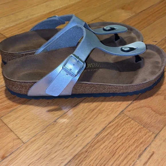 Birkenstock Gizeh Sandals - Picture 7 of 8
